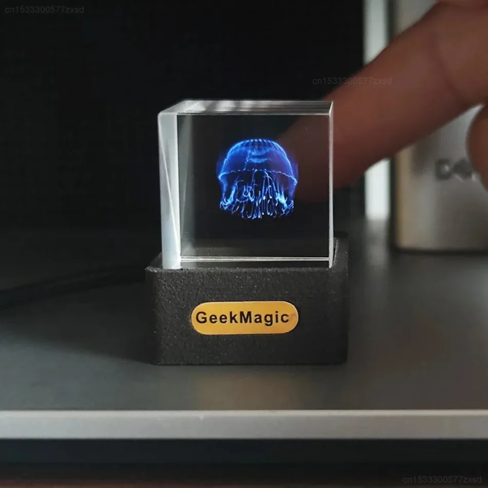 GeekMagic GIFTV crystal cube with GIF animations